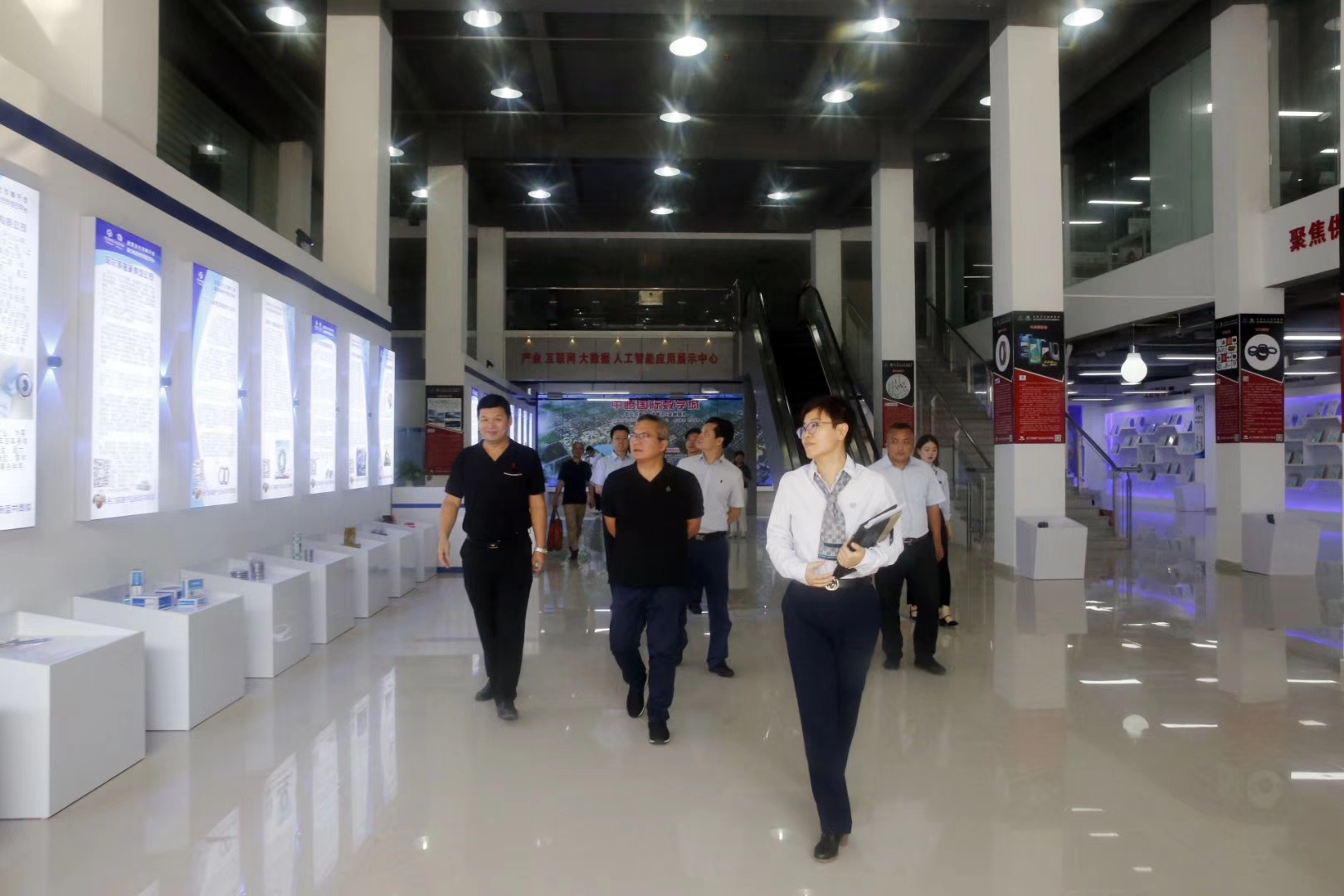 深圳(zhen)營銷中(zhong)心