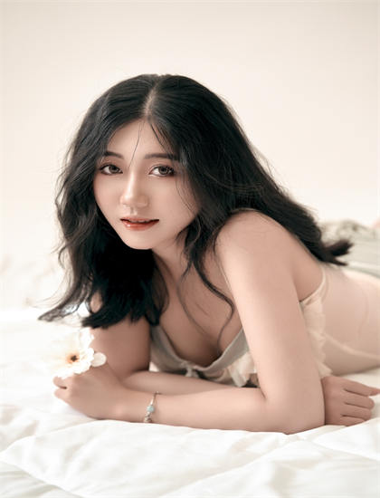 带你走进青春月谭的幕后世界：化妆的特效制作与角色呈现 展现影视工作者的专业精神